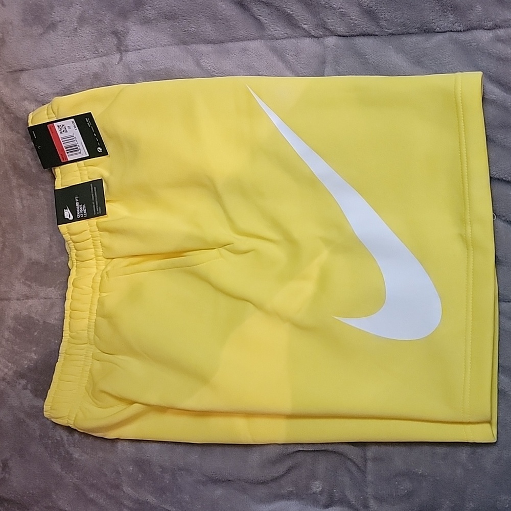 Nike Men's Club Fleece Graphic Shorts Yellow. Large